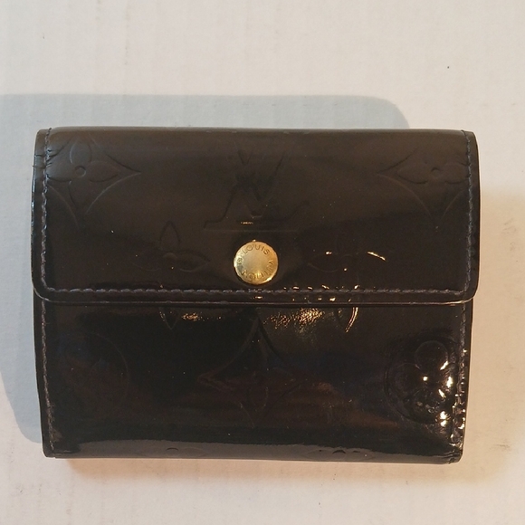 Stunning Like New Louis Vuitton Black Patent Leather Monogram Card & Coin Wallet